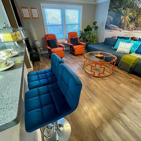 Schaumburg Paradise Oasis With A Secret Garden And Private Pool Bagian luar foto