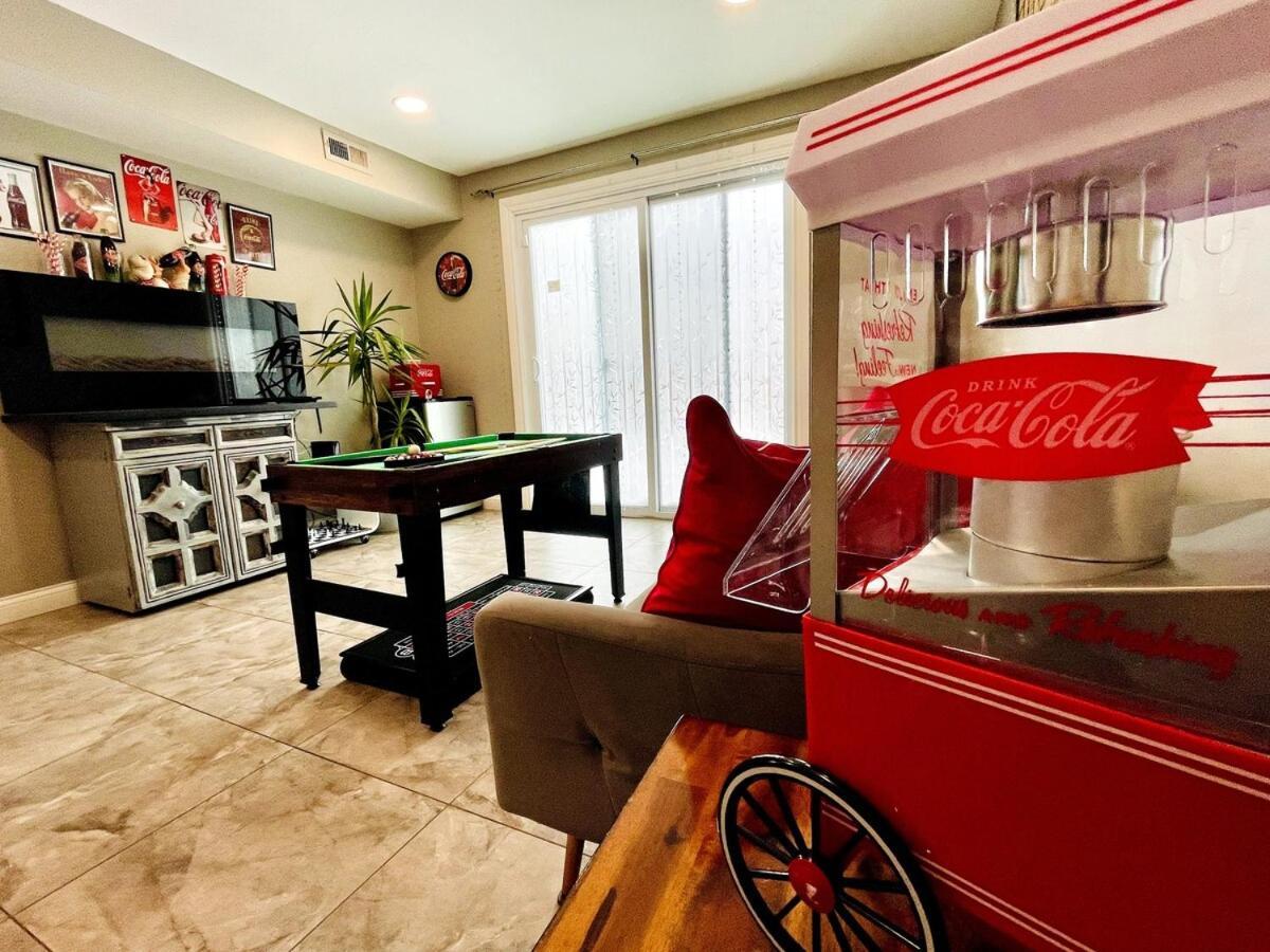 Schaumburg Paradise Oasis With A Secret Garden And Private Pool Bagian luar foto